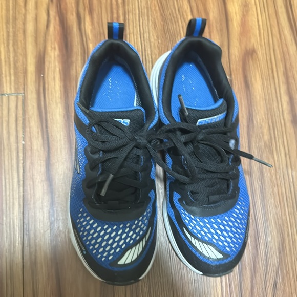 2 Pair of Boys Sketchers Sneakers Size 3 - Picture 4 of 5